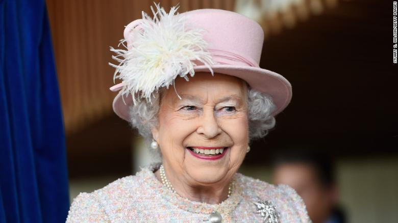 英國(guó)女王迎來(lái)92歲生日